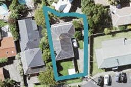 1 Beulah Avenue, Rothesay Bay, Auckland
