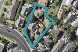 2/27 East Coast Road, Milford, Auckland