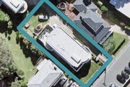 33 Manly Esplanade, Browns Bay, Auckland