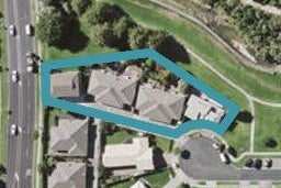 4/7 Marbeth Court, Botany Downs, Auckland