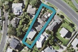 1/706 East Coast Road, Pinehill, Auckland