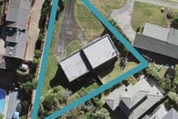 1/119 Chivalry Road, Glenfield, Auckland