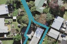 2/1 Griffiths Place, Te Atatu South, Auckland