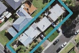 2/2 Bruce Road, Glenfield, Auckland