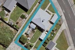 128 Marine Parade, Bluff