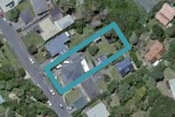 33 Lyndfield Lane, Newlands, Wellington