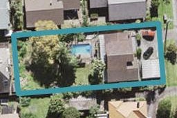 9 Harrybrook Road, Green Bay, Auckland