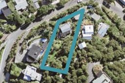 48 Rayner Road, Piha