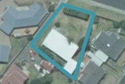 8 Cholmondeley Crescent, Whitianga
