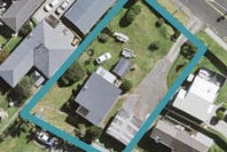 103 Awaroa Road, Sunnyvale, Auckland