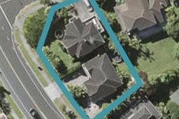 2/16 Hugh Green Drive, Pinehill, Auckland