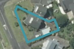 216 Augustus Street South, Thames