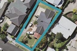 13 Blackett Crescent, Meadowbank, Auckland