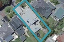 11 West Road, Northland, Wellington