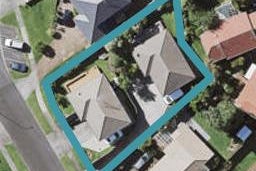 2/5 Kells Place, Botany Downs, Auckland