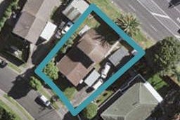 2/58 Challen Close, Conifer Grove, Takanini