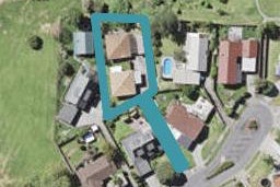 2/11 Dalwhinnie Parade, Highland Park, Auckland