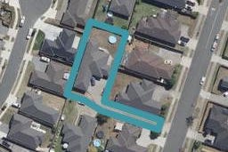 111 Barrington Drive, Huntington, Hamilton