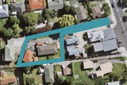 2/99A View Road, Sunnyvale, Auckland