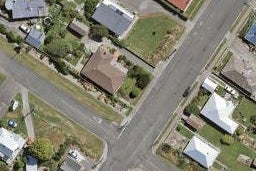 27 Walker Street, Bluff