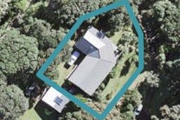 8 Watchmans Road, Karekare, Auckland