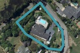 537A Hill Street South, Hope, Richmond