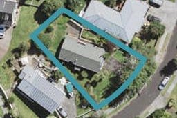 4 Chardon Place, Henderson, Auckland