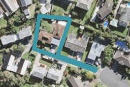 2/33 Sandiacre Way, Browns Bay, Auckland