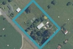 127 Packard Road, Motupipi
