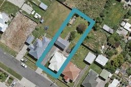13 Ann Street, Bluff