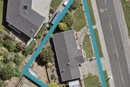 100 Marine Parade, Bluff