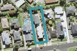 2/18 Ridge Road, Waiake, Auckland