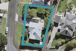 8 Seaview Avenue, Northcote, Auckland