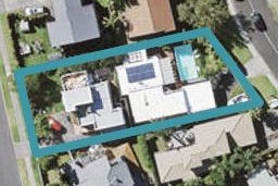 1/187 East Coast Road, Castor Bay, Auckland