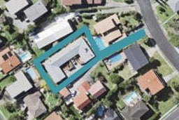 2/7 Noumea Place, Mairangi Bay, Auckland