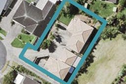 2/12 Veagh Place, Highland Park, Auckland