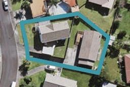 2/12 Jumento Place, Unsworth Heights, Auckland