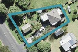 1746 East Coast Road, WHAKATIWAI, MIRANDA