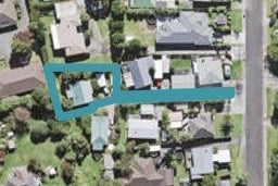 7A Bishop Street, Green Bay, Auckland