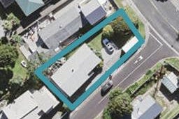 1C Rangatira RD, Beach Haven, North Shore City