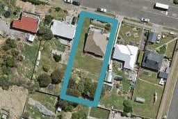 350 Gore Street, Bluff