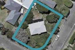 8 Clarkes Crescent, Paekakariki