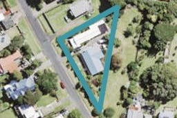 12 Lookout Drive, Laingholm, Auckland