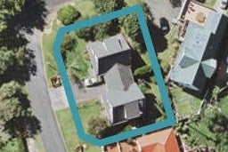 1/2 Photinia Place, Botany Downs, Auckland