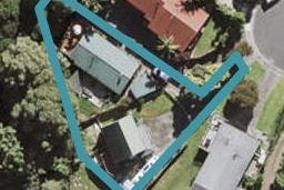 2/11 Emery Grove, Bayview, Auckland