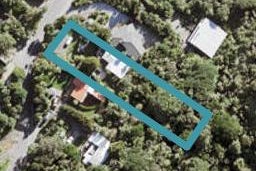 28 Piha Road, Piha, New Lynn