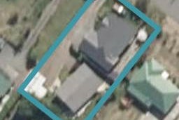 39B Johnson Street, Bulls