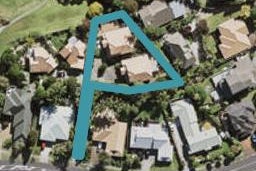 2/19 Goldfinch Rise, Unsworth Heights, Auckland