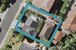 1/3 Ronald Macken Place, Windsor Park, Auckland