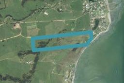 1135 East Coast Road, WHAKATIWAI, MIRANDA